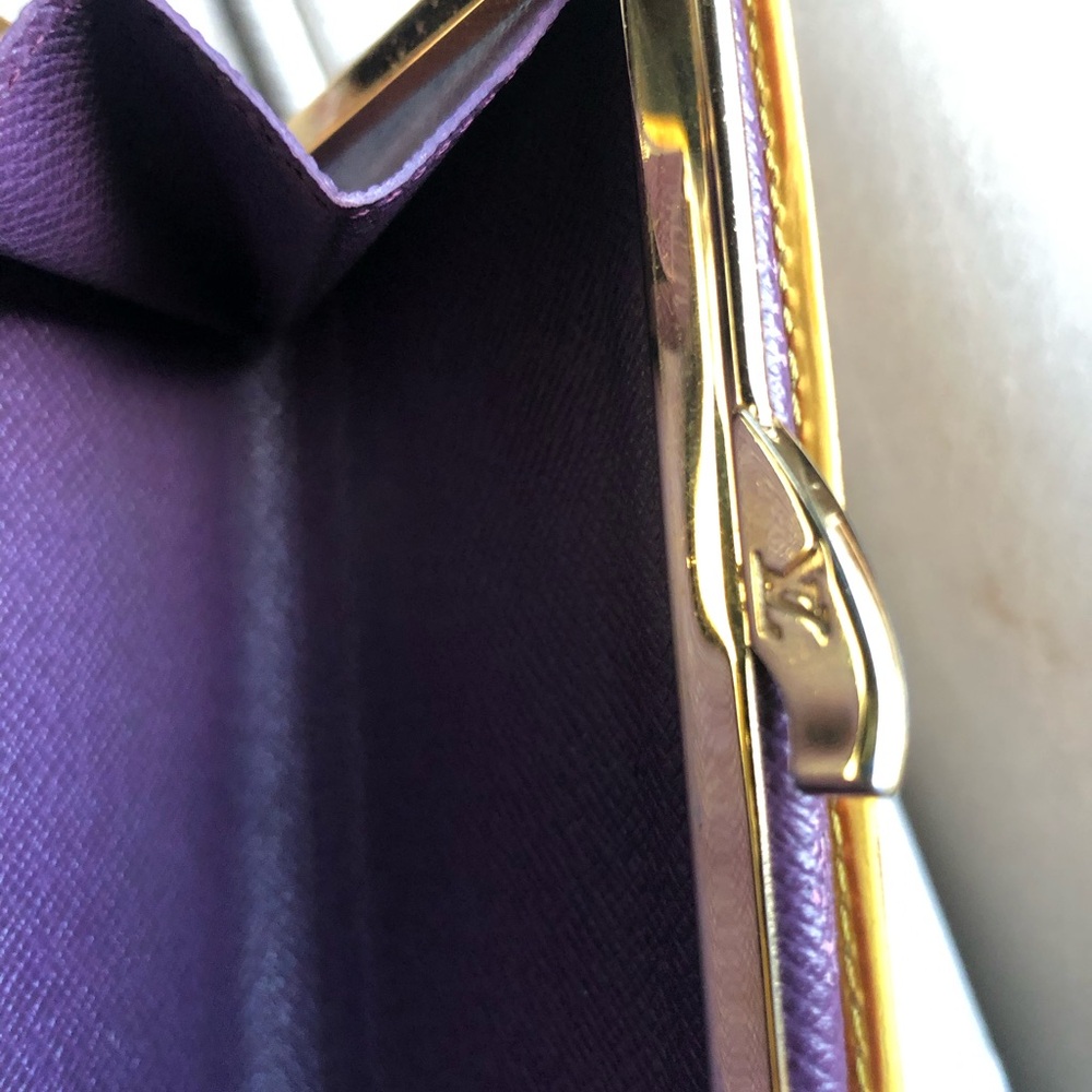 Louis Vuitton Epi Wallet - Picture 5 of 7